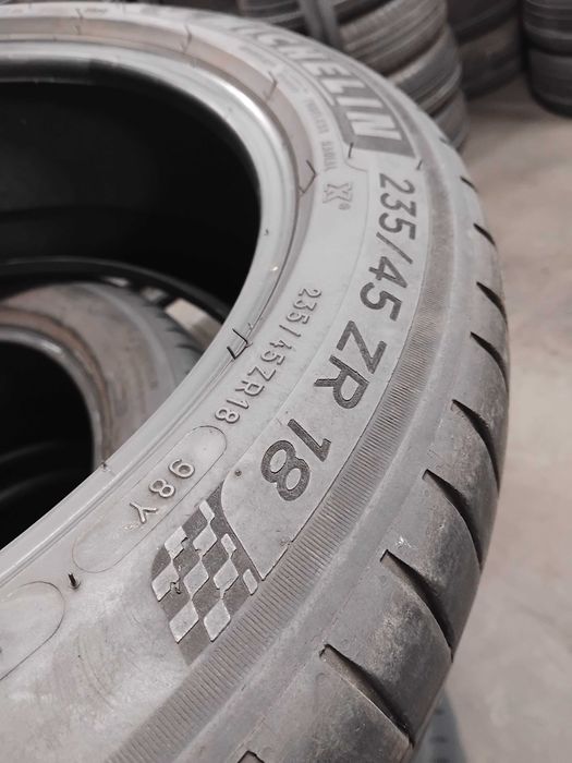 Шини бу 235/45 R18 Michelin Pilot Sport 4 Комплект Літо