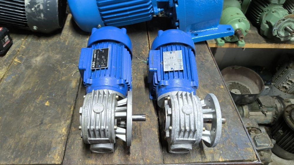 0,18 квт 25 об. 220в. Мотор редуктор. Электродвигатель с редуктором