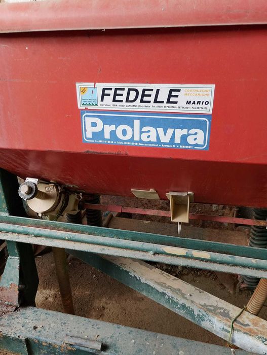 Vendo Adubador/Sachador