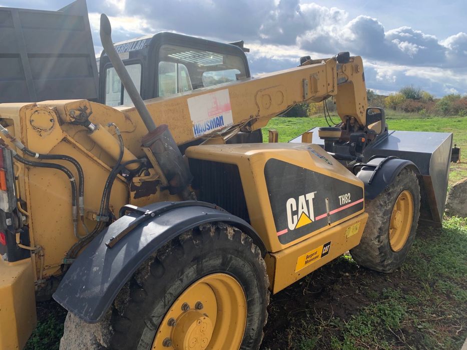 Телескопічний навантажувач cat th 82