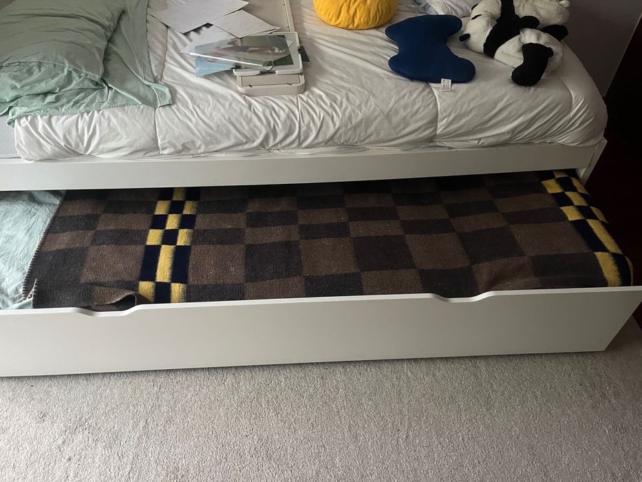 Cama  para quarto de adolescentes