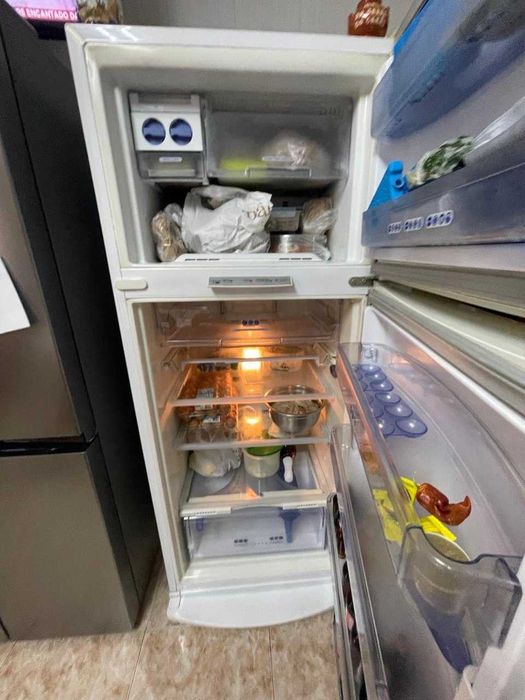 Frigorifico Whirlpool com congelador
