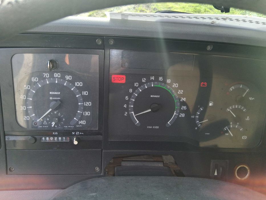 Camiao Renault Midlium 210