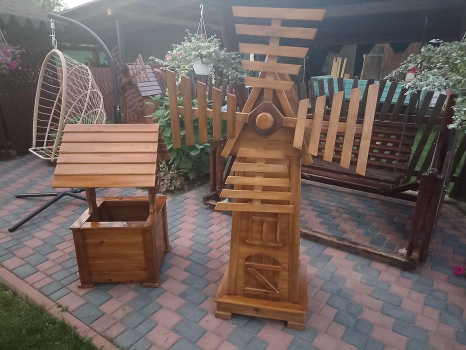 Декоративний вітряк, млин, криничка з дерева