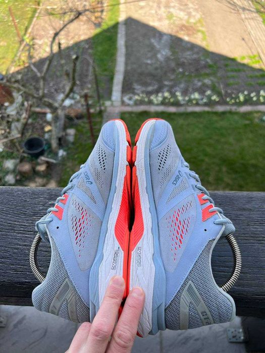 Кросівки ASICS GT-2000