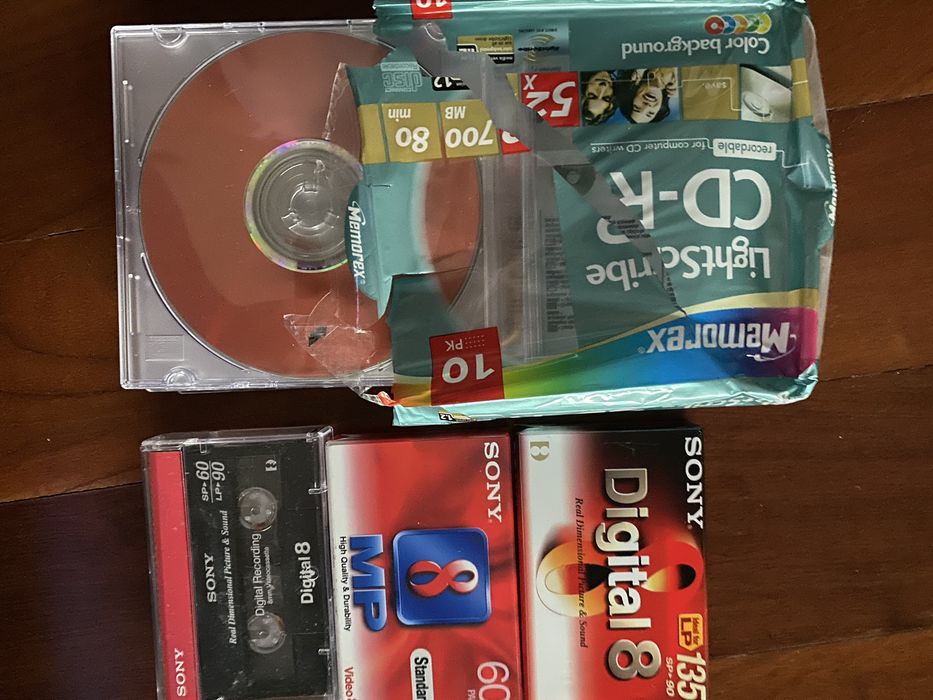 Cassetes e cds virgens