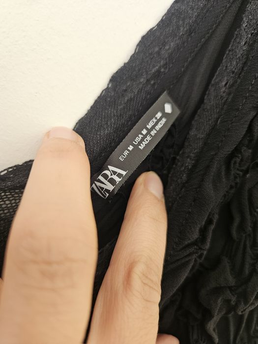 Czarna sukienka maxi koronka Zara