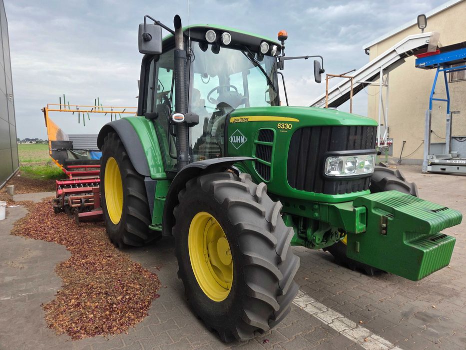 John deere 6330 premium.  Tylko 5600h