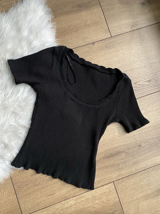 Czarny crop top s kiabi