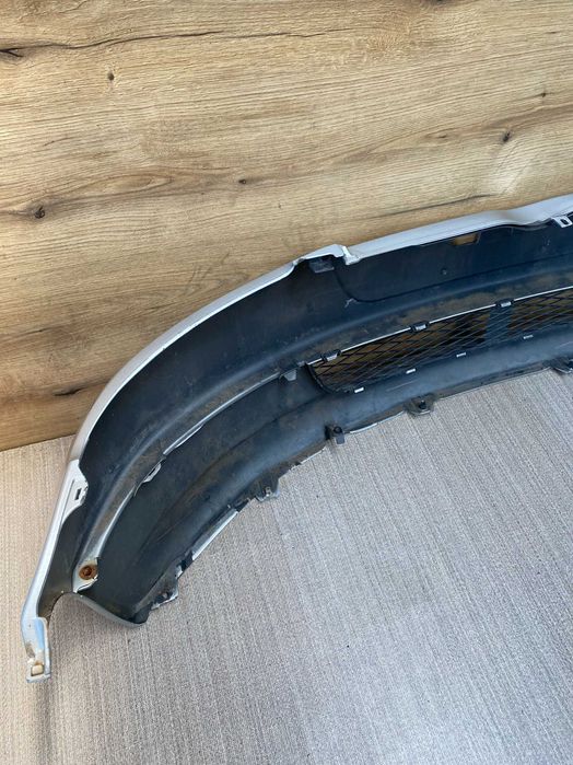 Zderzak przedni toyota yaris I kolor 199