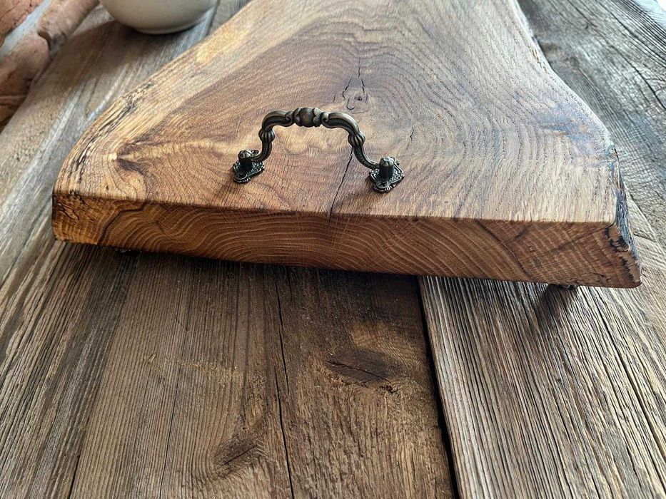 Dębowa deska do serwowania