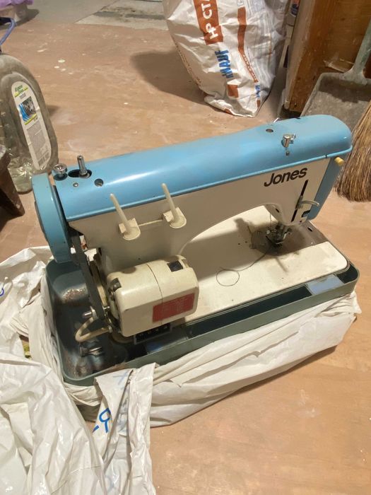 Швейная машина Jones