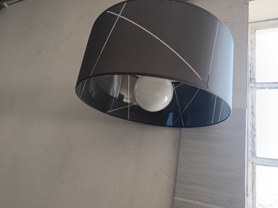 Candeeiro preto pendurado como novo preço á unidade tenho 2