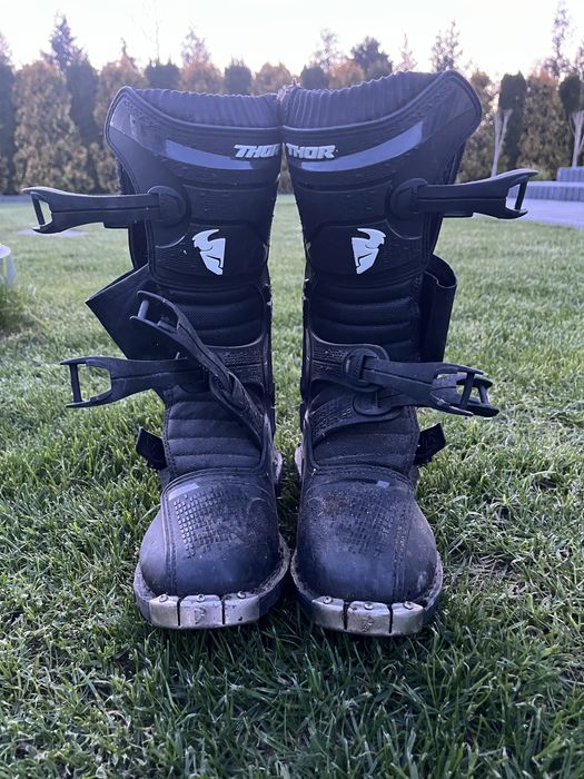 Buty motocrossowe THOR – solidne, używane, gotowe do jazdy
