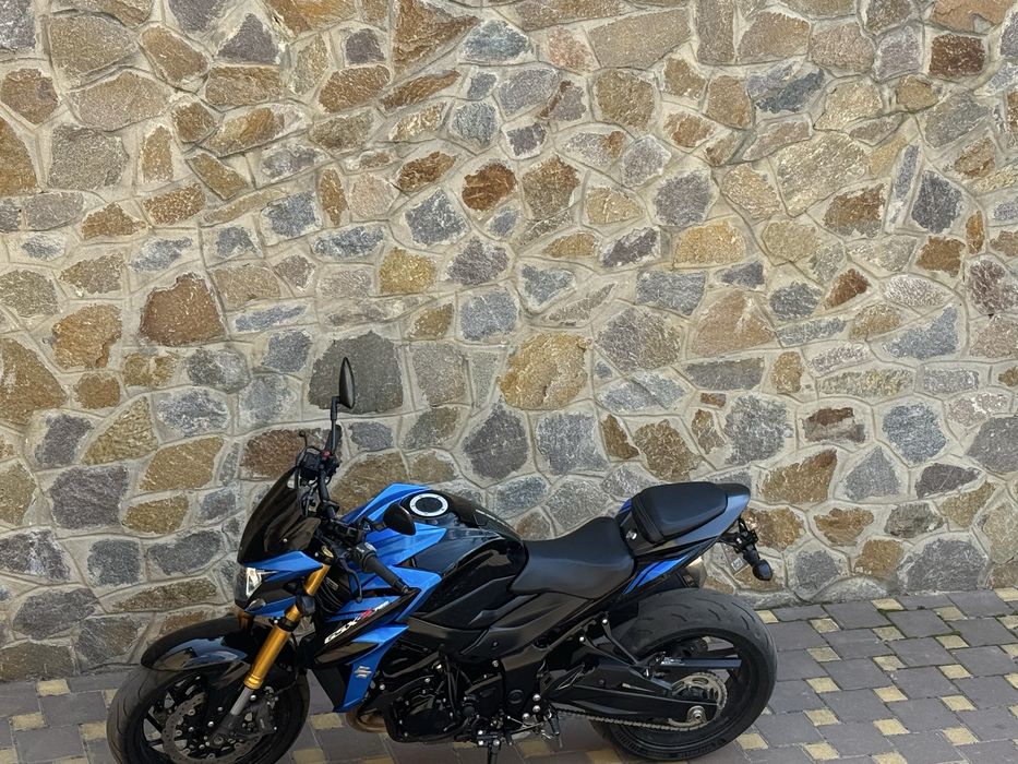 Suzuki gsx-s 750