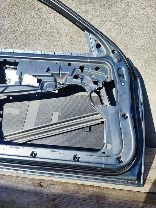 Передні двері BMW E60