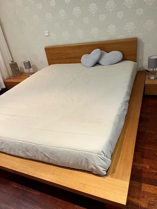 Quarto em madeira maciça