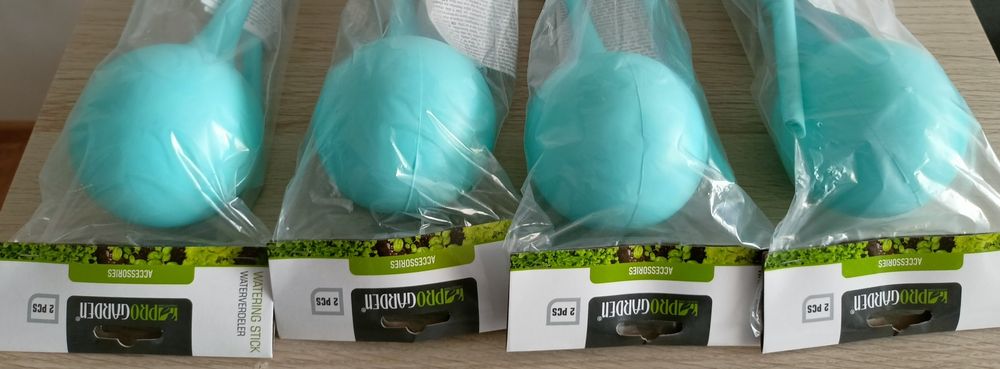 Kule do nawadniania kwiatów 2 sztuki x 250 ml Nowe ! ! !