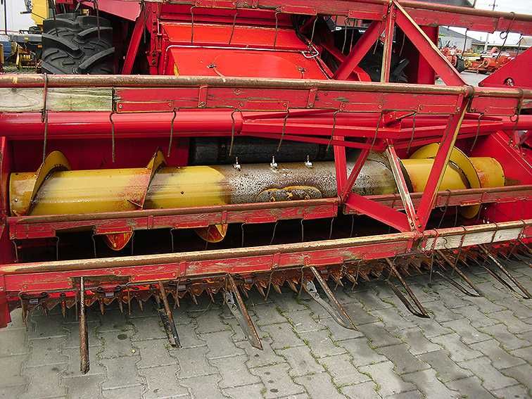 Зерноуборочный комбайн Massey Ferguson 20