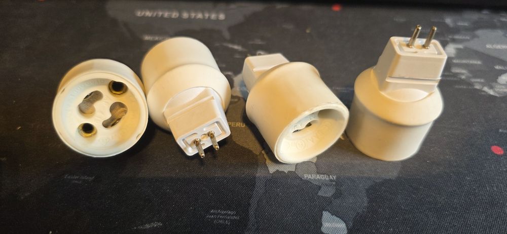 Adapter żarówek oświetlenia MR16 na GU10