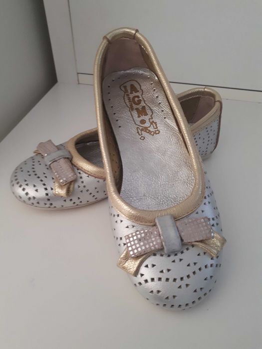 Sapatos novos agm menina