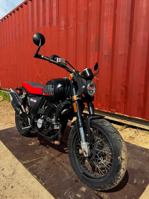 SWM 125 ccm Scrambler Café Racer wtrysk katB