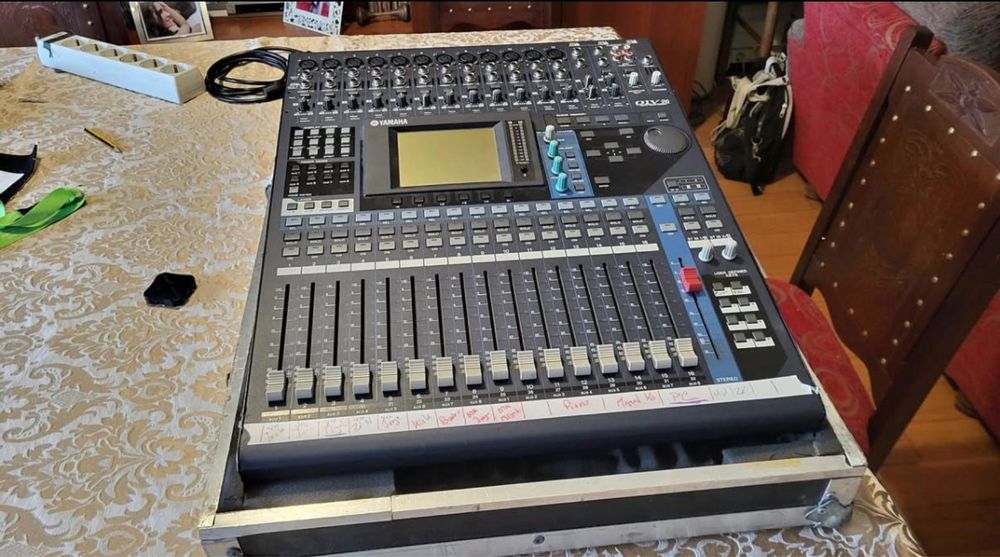 Mesa digital yamaha  01V96 VCM