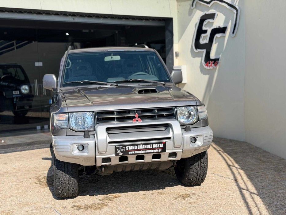 MITSUBISHI PAJERO GLS (ABAS LARGAS)