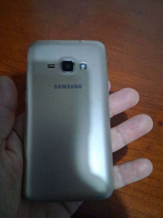Samsung Galaxy J1 2016