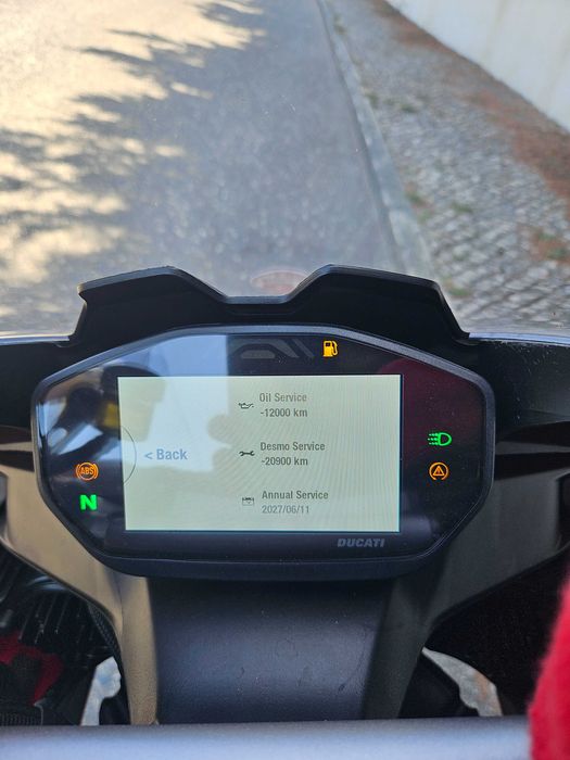 Ducati Panigale V2 2024