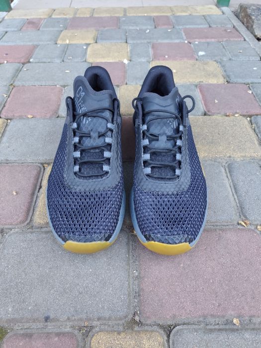 Кроссовки Under armour 43,5  / 44