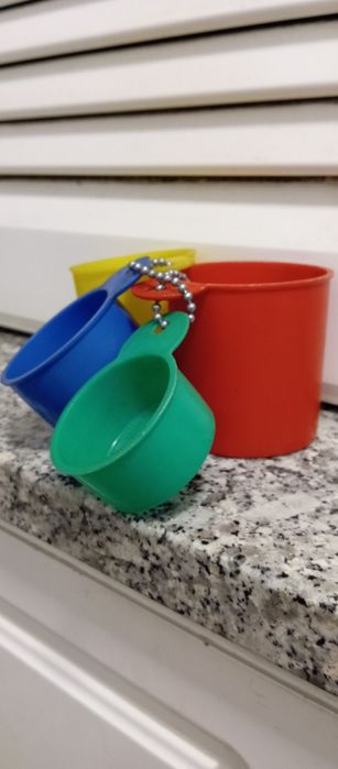 Brinquedo antigo cores bebé