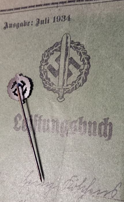 Militaria de Trincheira. Werhmatch S.A.documento e Pin