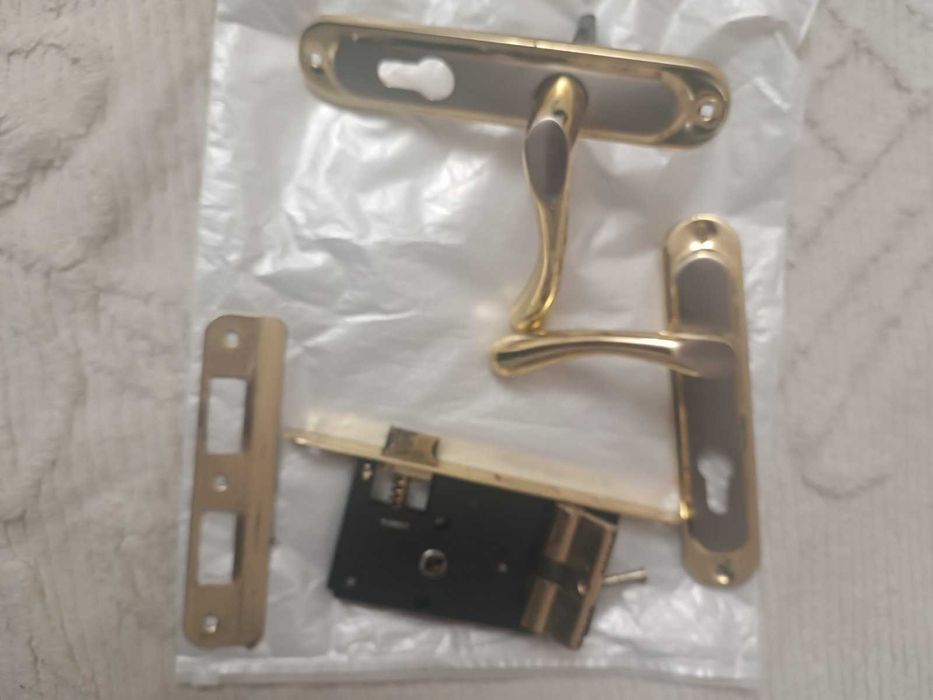 Дверные ручки с замком без ключа