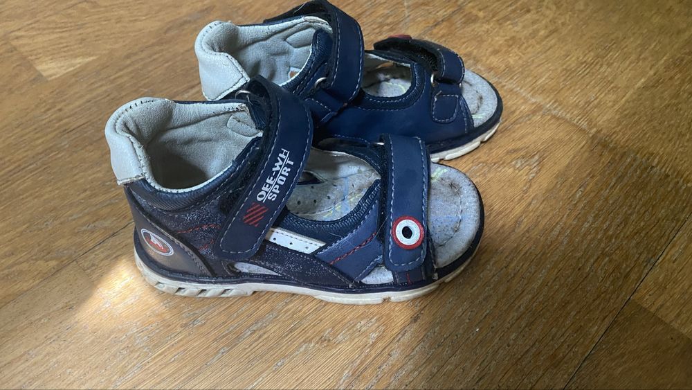 Детские босоножки 23