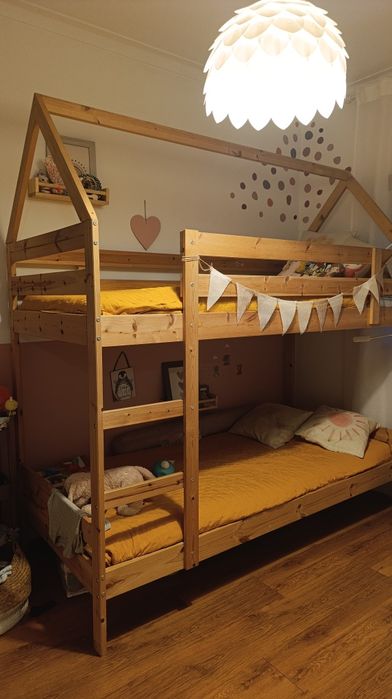 Estrutura de cama IKEA beliche Mydal  com estrutura casa Montessori