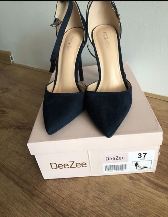 Granatowe szpilki DeeZee 37