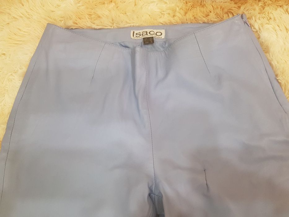 Натуральні шкіряні штани. Дуже красиві та мякі 



100% на