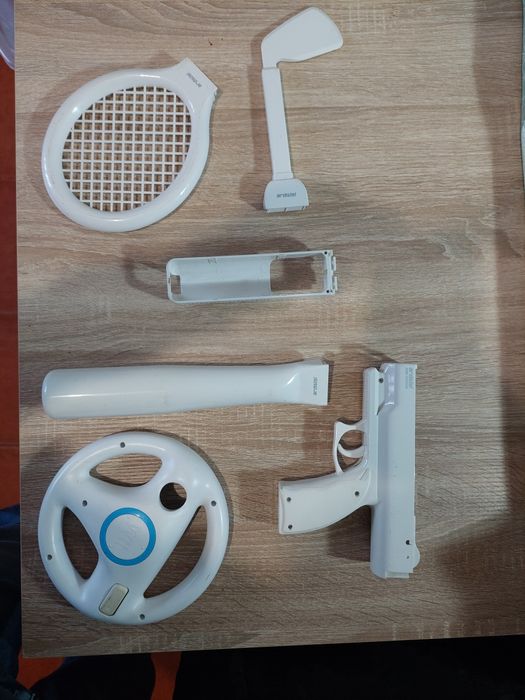 Consola Wii com balança Wiifit e acessórios