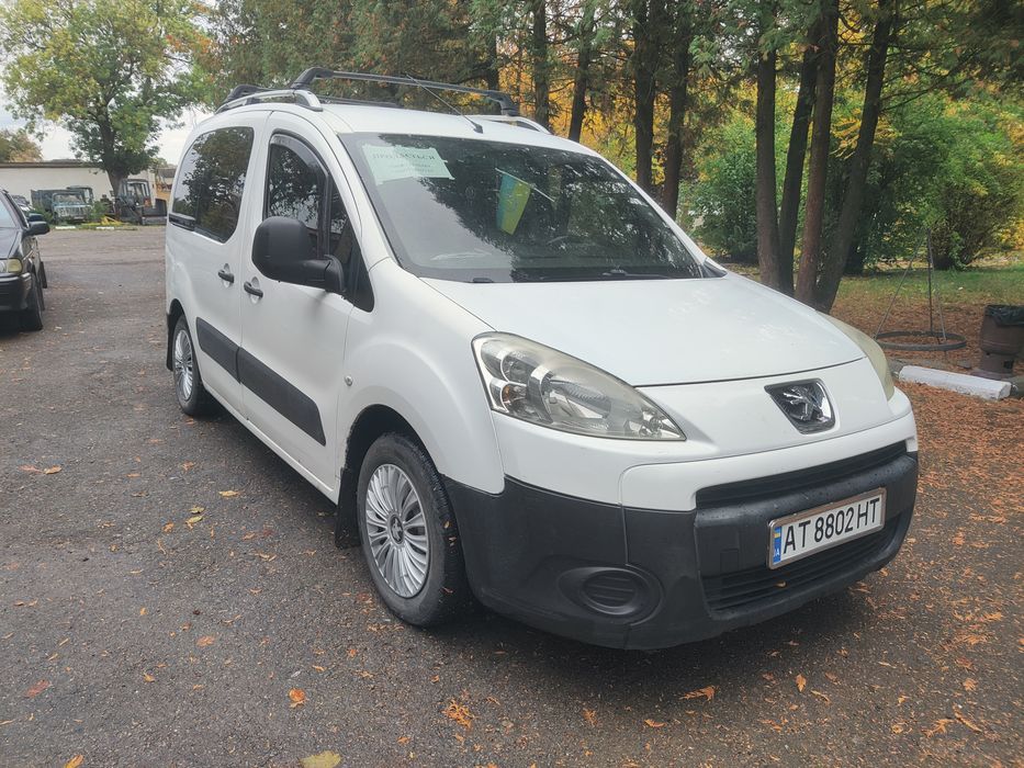 Авто Пежо Партнер Peugeot Partner 2010 рік
