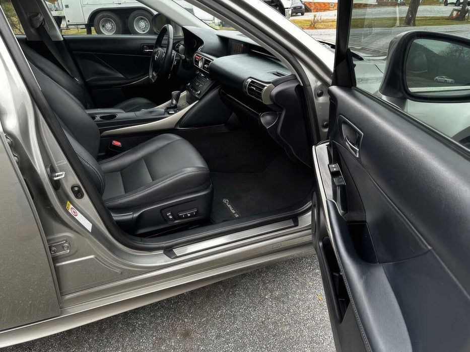 Lexus IS 250      2015