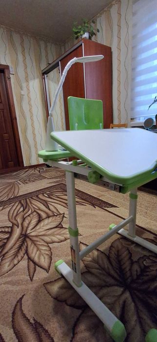 Дитяча парта трансформер.
