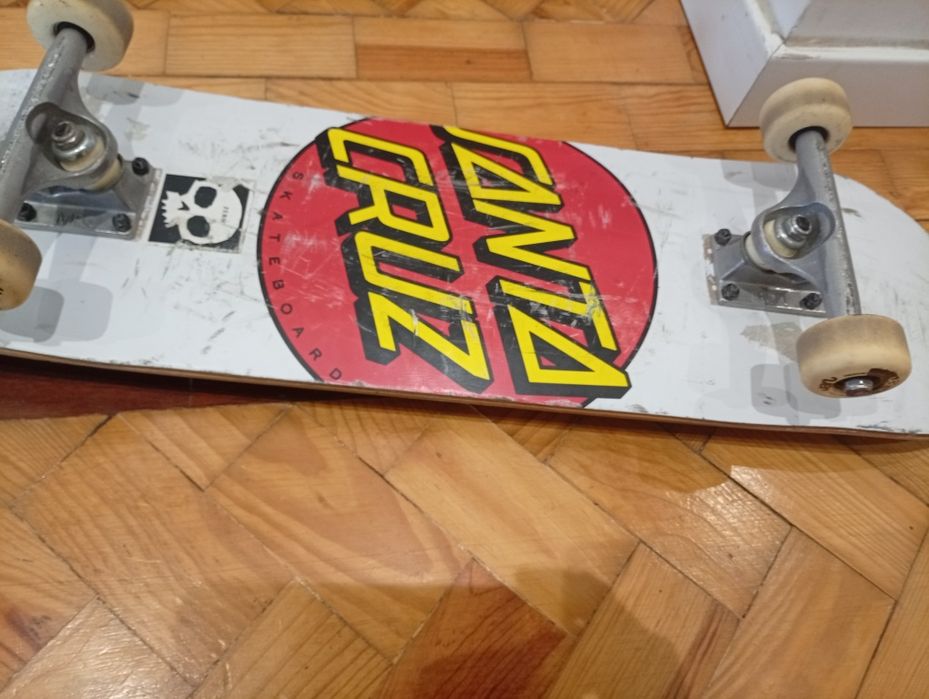 Skate profissional da Santa Cruz