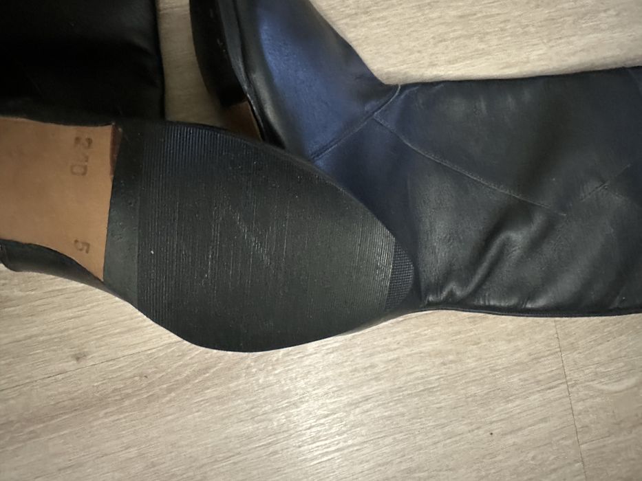 Продам нові жіночи чоботи