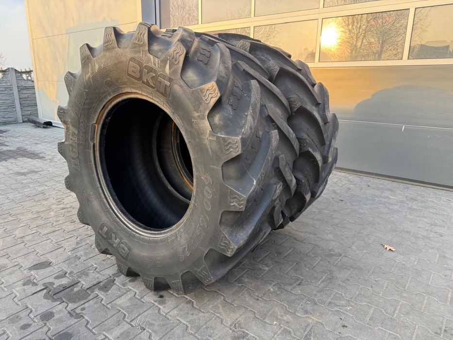 Opony BKT 600/65r28 Komplet