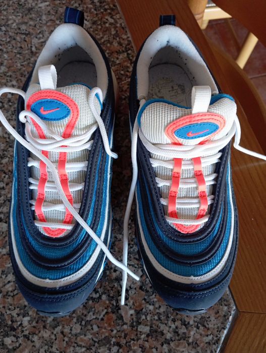 Tênis Nike semi-novos n. 38