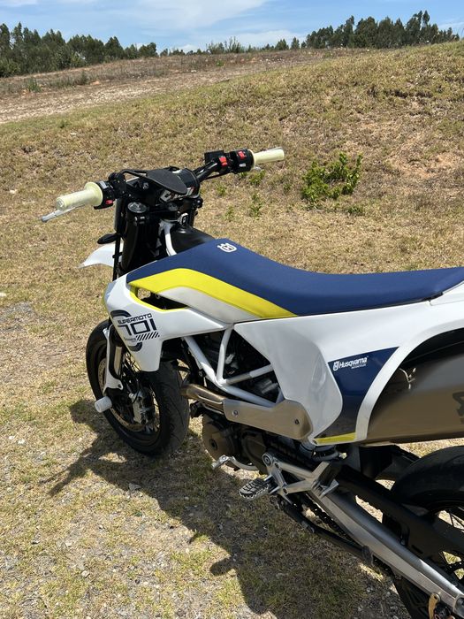 Husqvarna 701 Supermoto