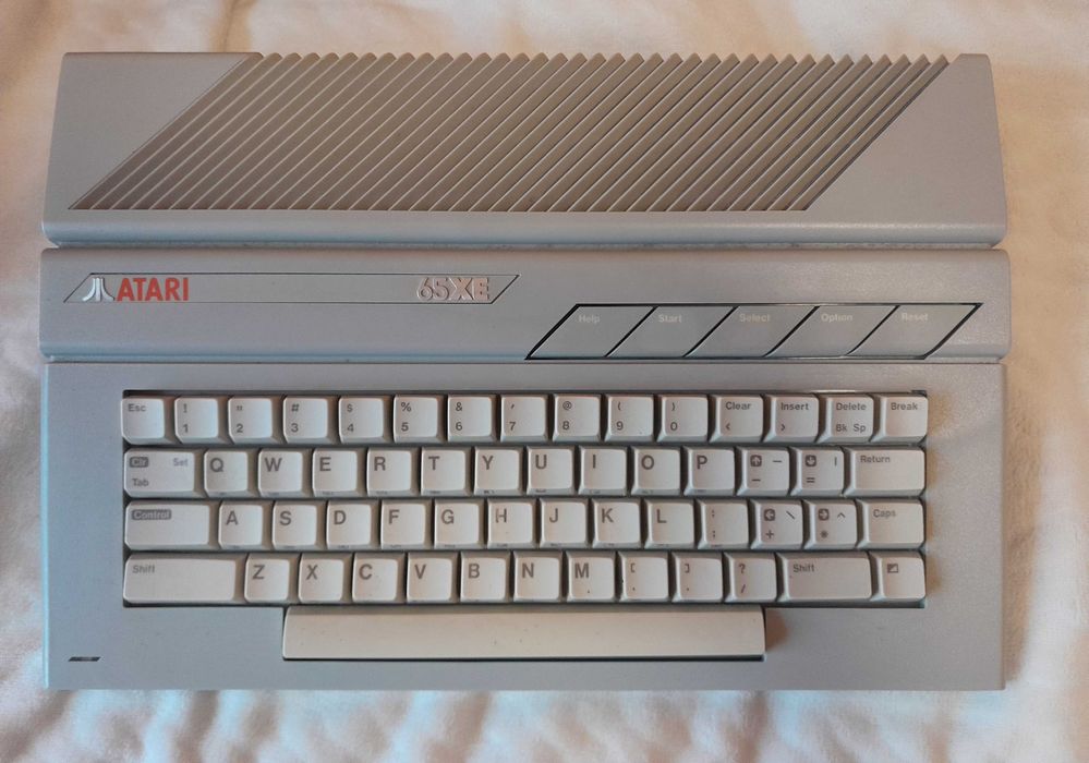 Atari 65 XE zestaw
