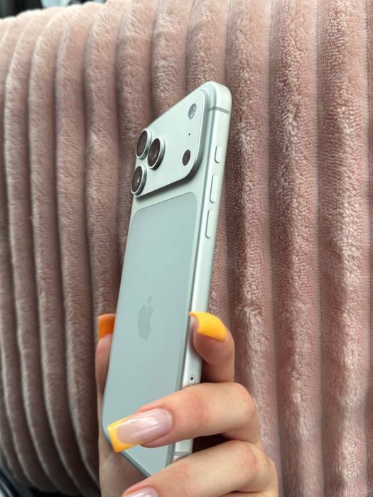 Sprzedam iPhone 17 Pro Max 100% bateria