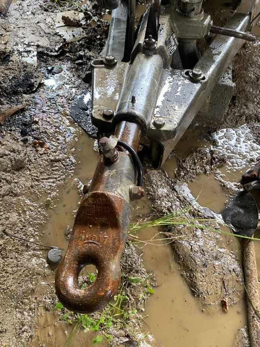 Vendo reboque em bom estado , com rampa metálica e rodado duplo.